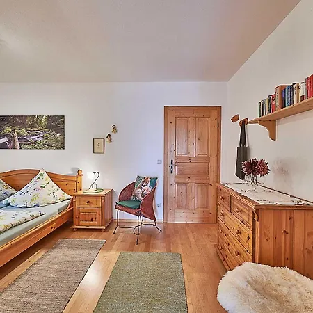 Zum Sonnenhügel Apartment *